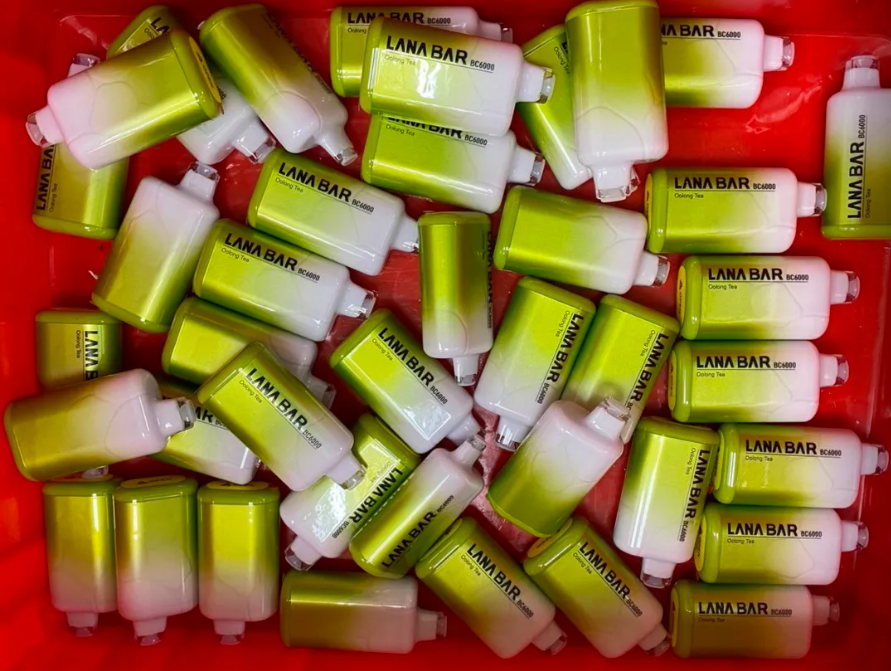 中国台湾：青少年电子烟使用激增 上半年罚款超60万美元_宽窄香烟价格