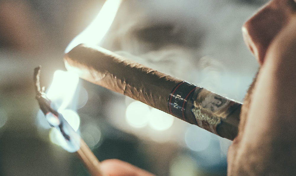 男人抽雪茄怎么幽默回复他_威力雪茄网购