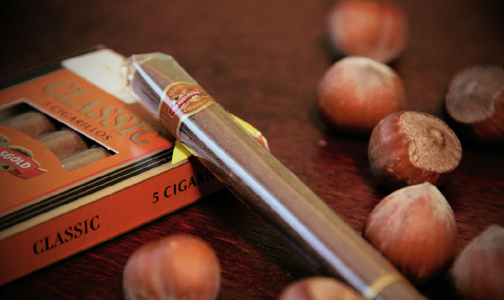 抽雪茄嘴里有烟味吗_迷你雪茄香烟